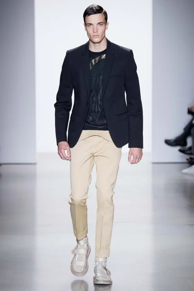 Look 1